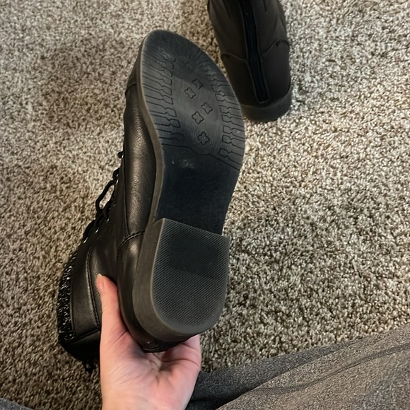 Black Boots - Picture 3 of 4